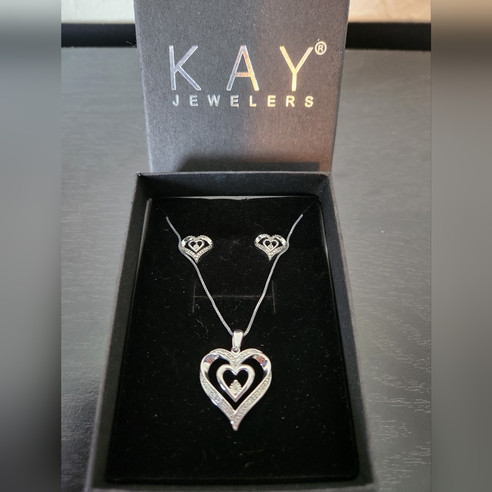 NWT Key Jewelers Heart Necklace and Earring box set